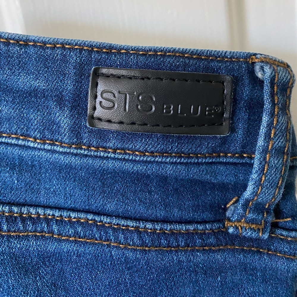 STS Blue Emma Ankle Skinny - size 26